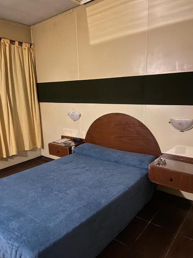 Hotel-Alojamiento Candilejas Parana Bagian luar foto