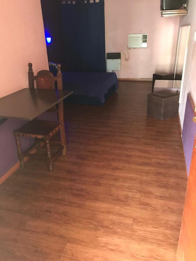 Hotel-Alojamiento Candilejas Parana Bagian luar foto
